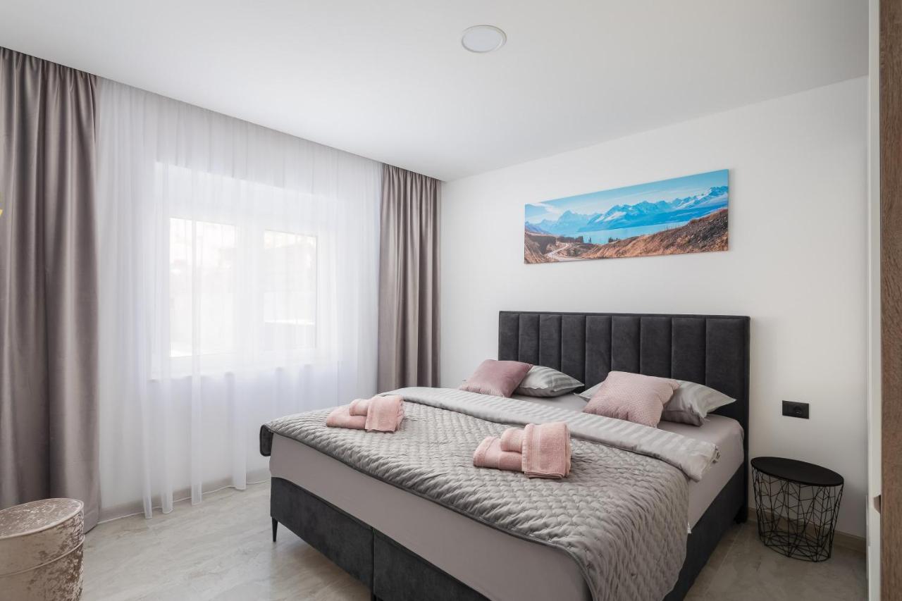Luxury Apartment Lorena - Private Heated Pool - Jesenice  Exteriör bild