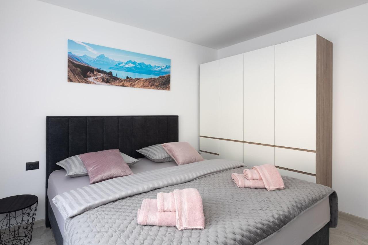 Luxury Apartment Lorena - Private Heated Pool - Jesenice  Exteriör bild