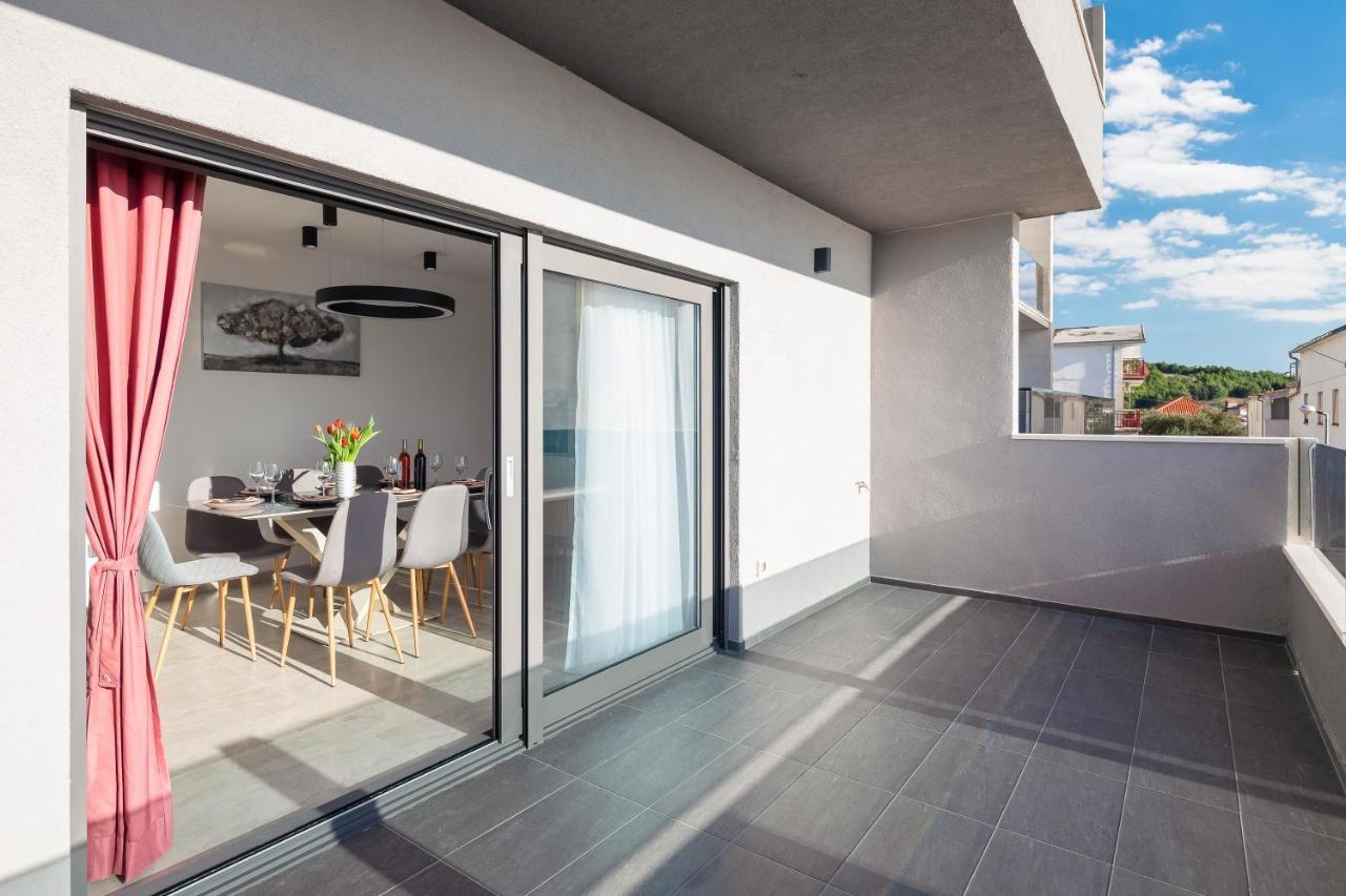 Luxury Apartment Lorena - Private Heated Pool - Jesenice  Exteriör bild