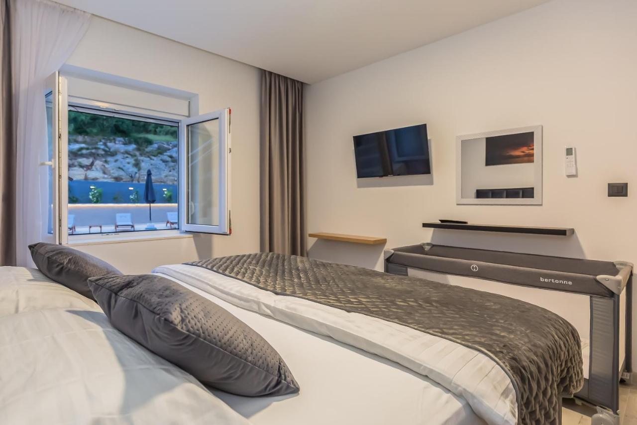 Luxury Apartment Lorena - Private Heated Pool - Jesenice  Exteriör bild