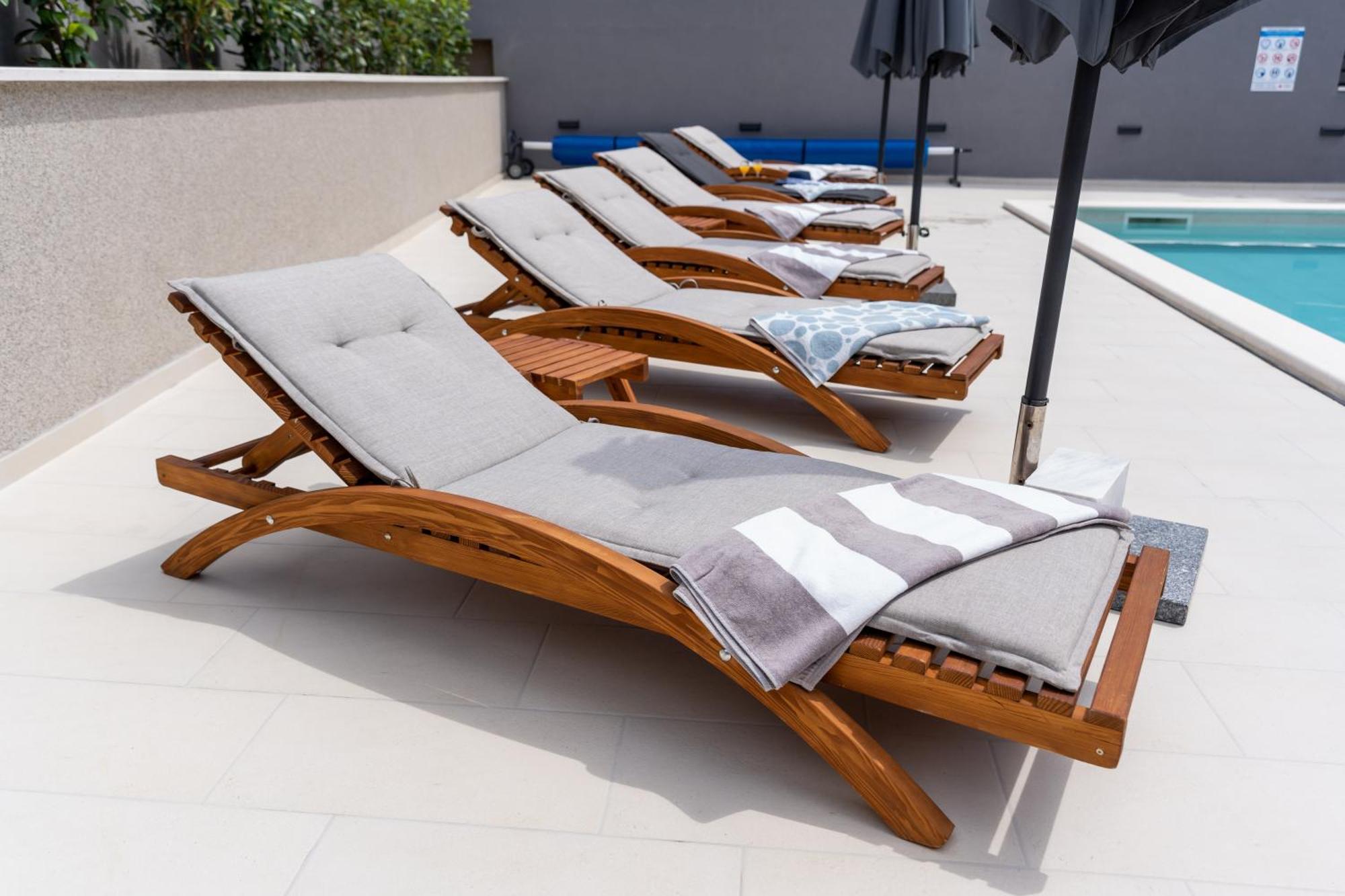 Luxury Apartment Lorena - Private Heated Pool - Jesenice  Exteriör bild